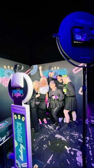 We teamed up with @hollandandbarrett with our #brandedphotobooth and #360booth to help guys and girls get their neon glow on! The fully branded experience included custom printed backdrops and guests enjoyed take away prints and instant digital sharing
.
.

#photoboothfun #eventdesign #eventmarketing #corporateentertainment #eventprofs #brandedphotobooth #eventplanning #corporateevents #eventprofessionals #corporateeventplanner #photobooth #corporateparty #luxuryeventplanner #ukevents #eventplannerlife #londonevents #corporate #eventideas #eventagency #instalondon #londonforyou #events #london #nec